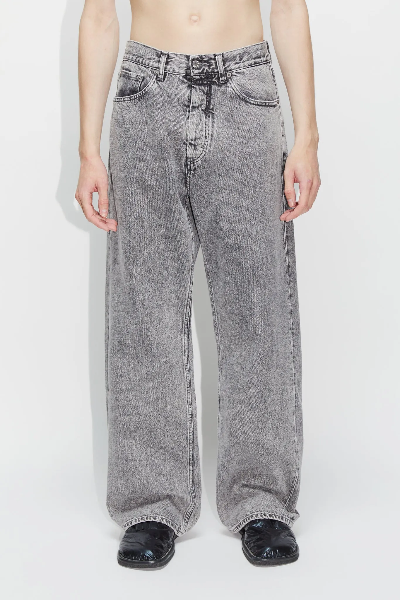Loose-Fit Jeans