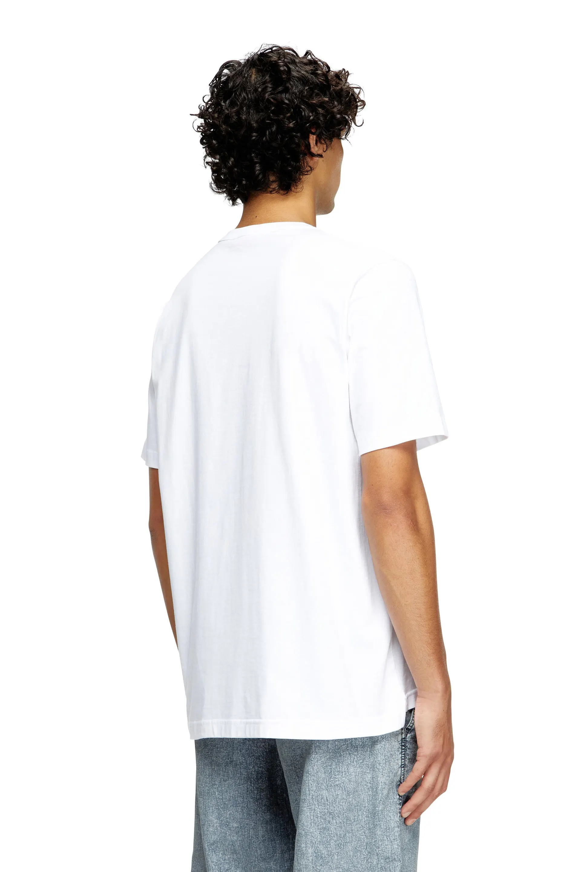 T-shirt with injection moulded logo