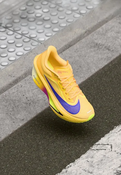 ZOOM FLY 6 - Løpesko for vei - citron pulse/indigo burst/volt ice/hyper violet/blue void/alabaster