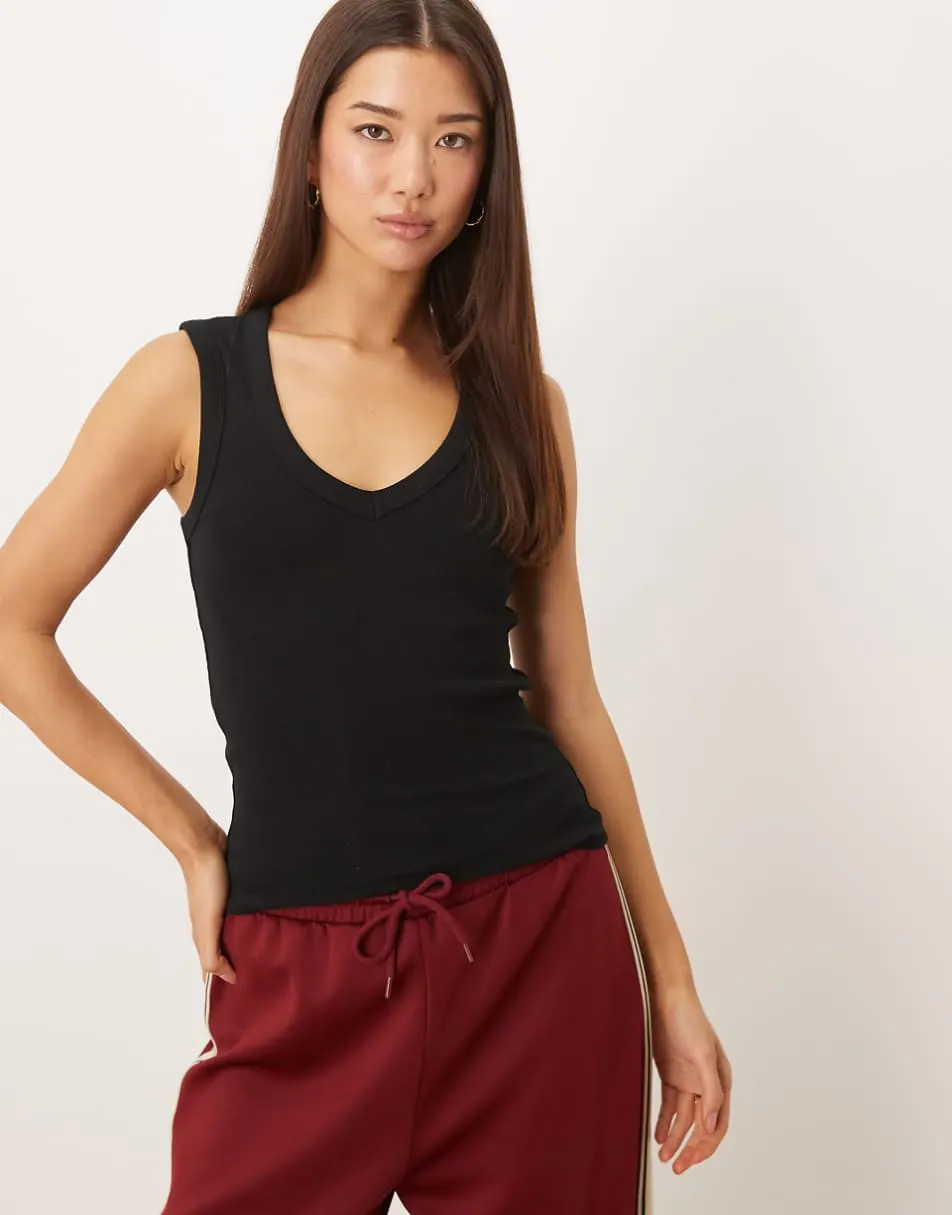 Gina Tricot v neck rib tank in black