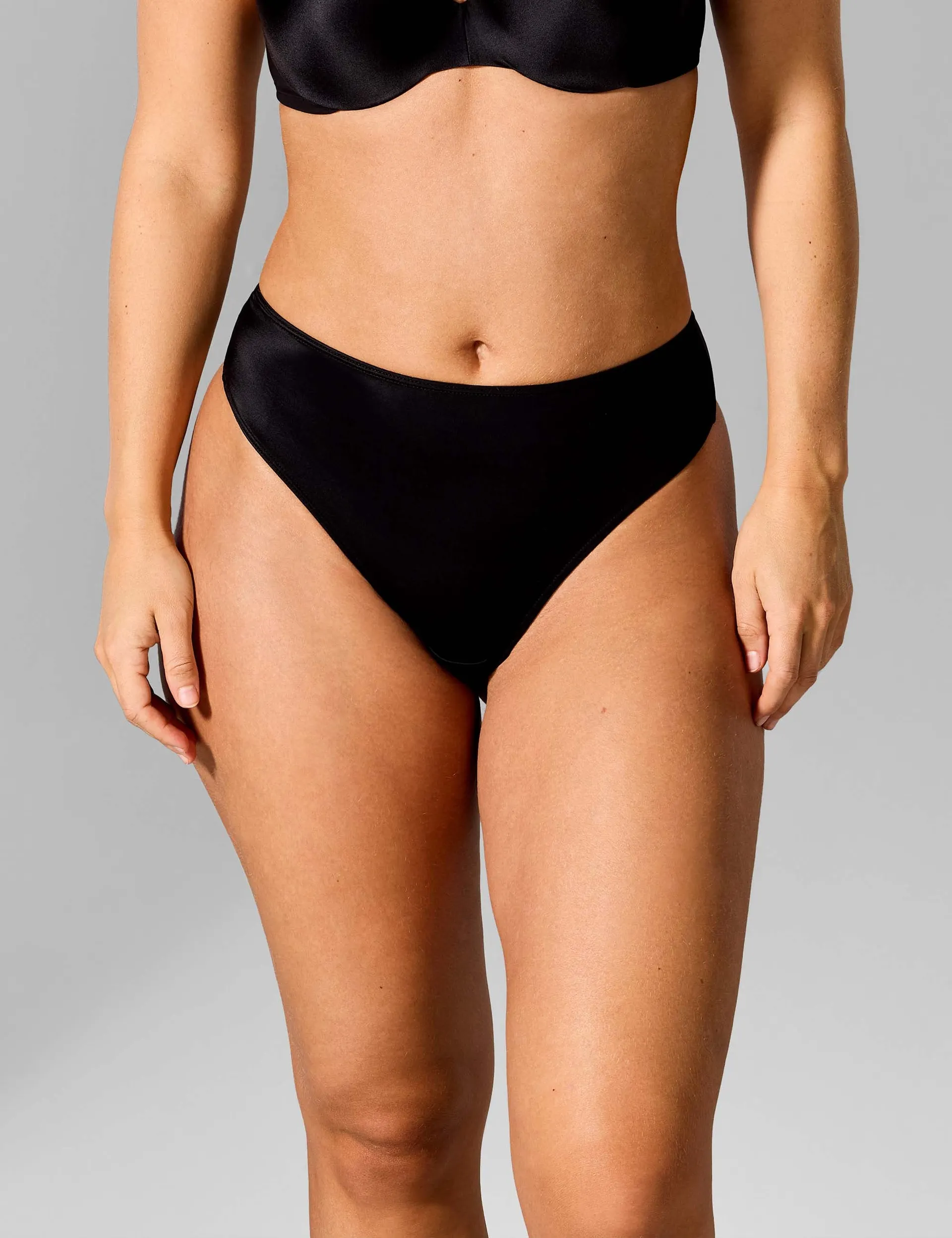 Comfort hoge taille string zwart