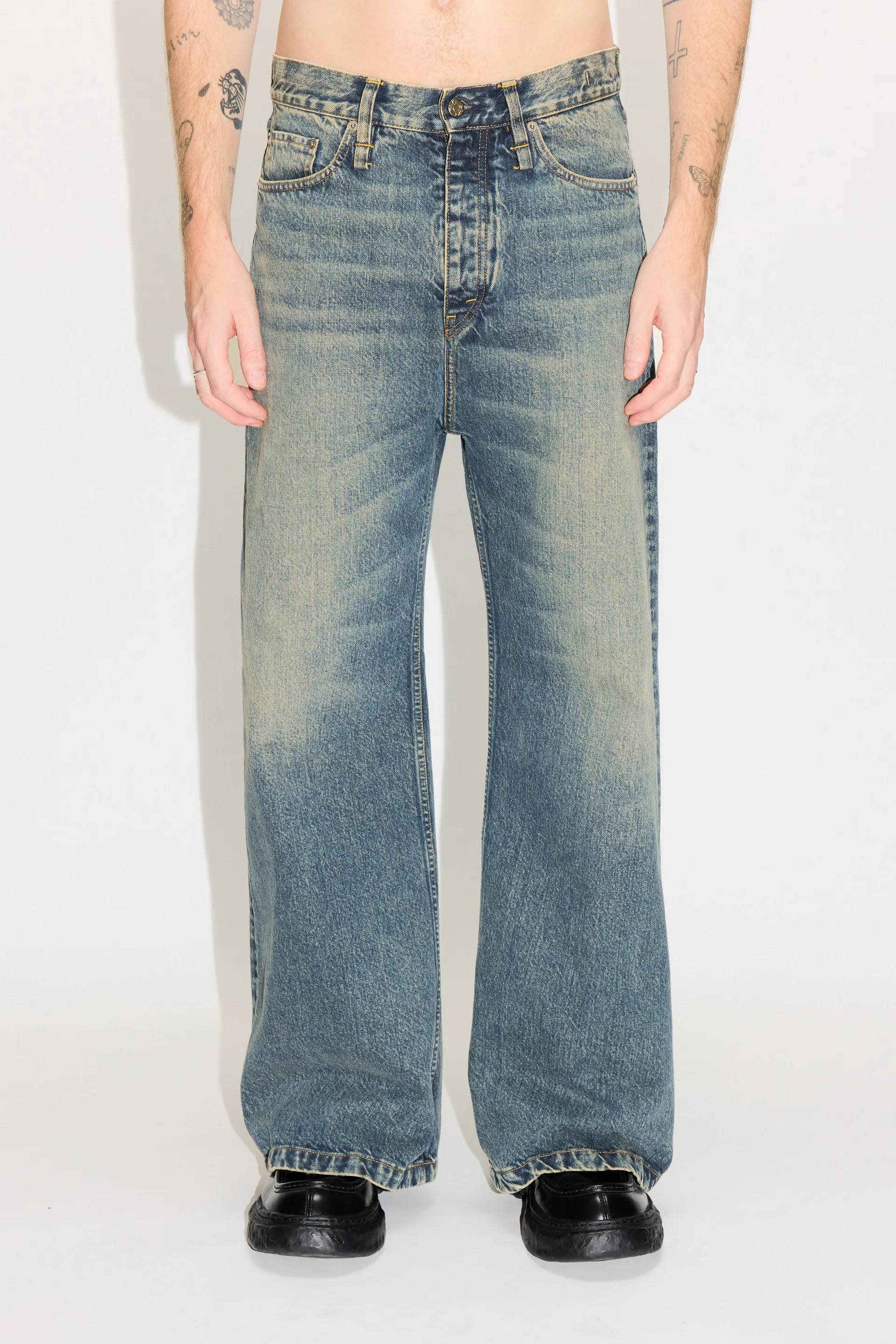 Wide-Leg Jeans
