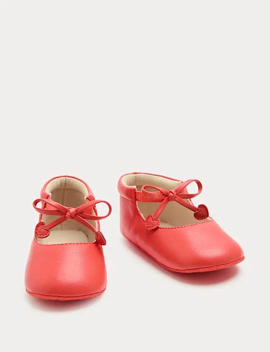 Riemchen-Kinderwagenschuhe mit Herz für Babys (0–18 M.)