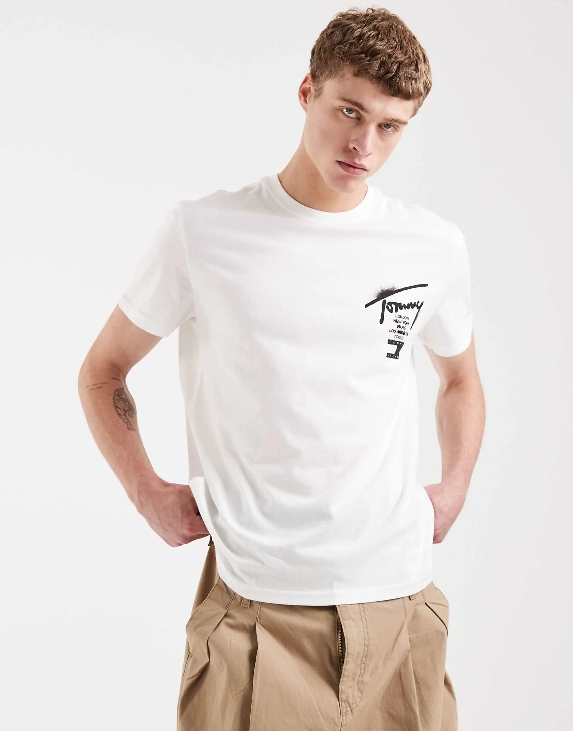 Tommy Jeans city sign logo t-shirt in white