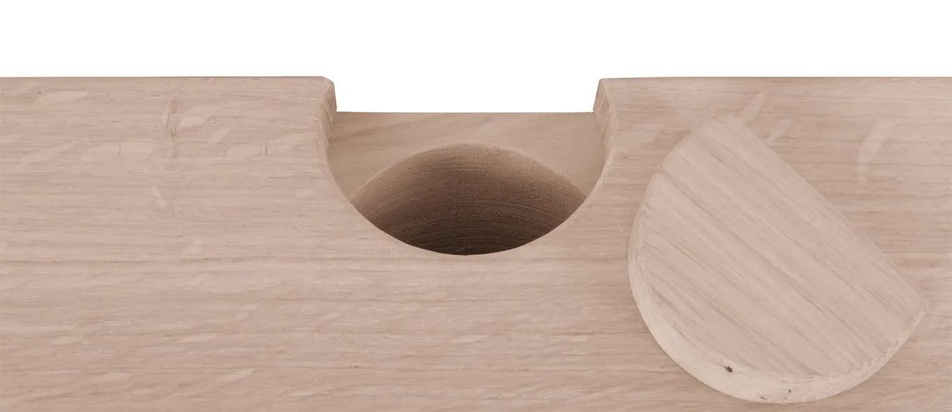 Square TV benk 120 x 34, H 22 cm. Modulsystem oppsett 108, hvitoljet eik, grå stoff-front, som fjernbetjening kan gå gjennom.Fås også i dypde 20 cm samt i mange forskjellige bredder og farger