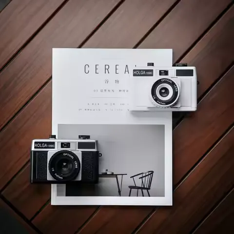 Retro HOLGA Film Camera 35mm 135BC Reusable Vintage Point and Shoot Creative Camera Film Leak Light Dark Angle Creative Camera