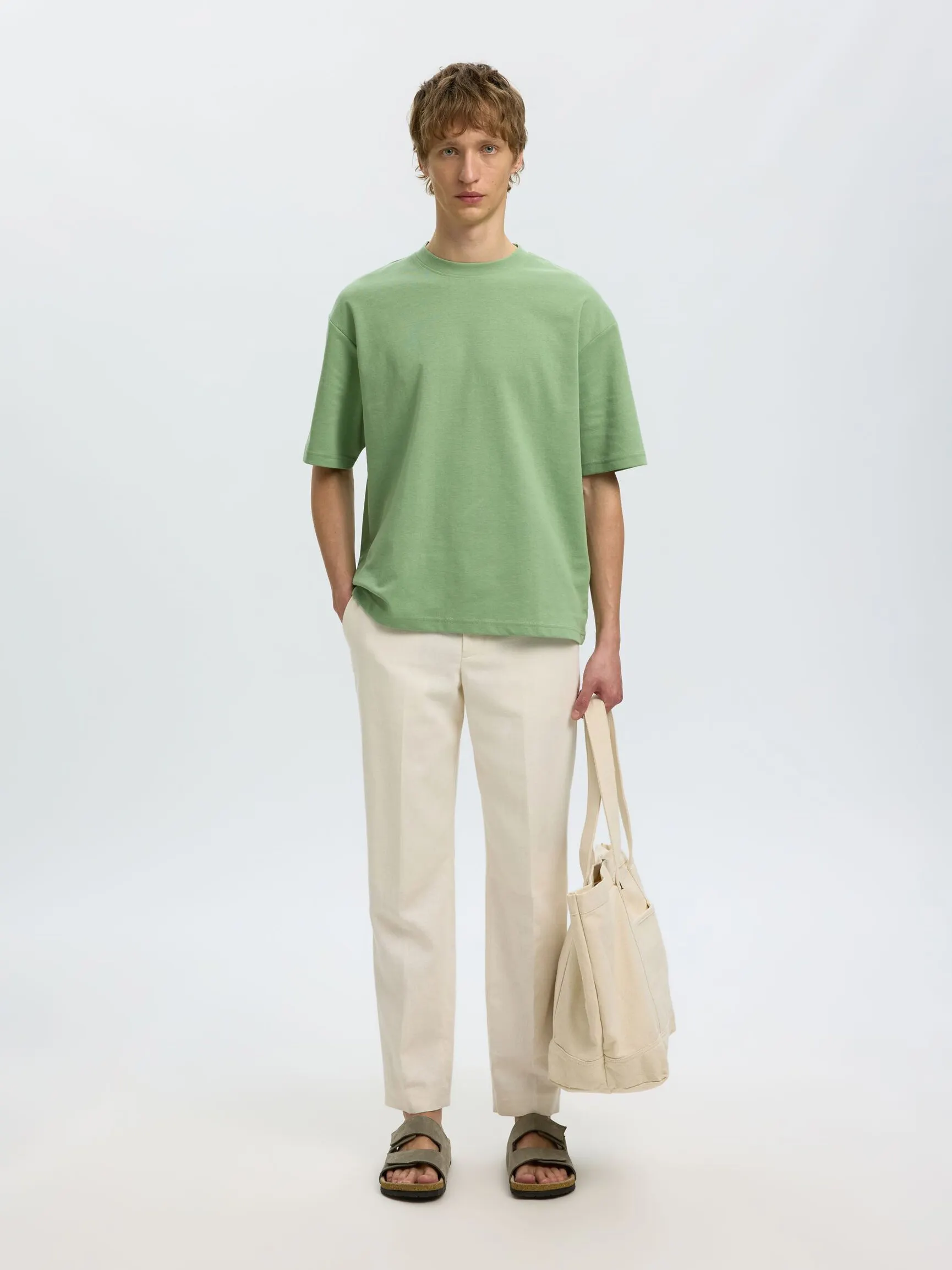 LOOSE FIT T-SKJORTE