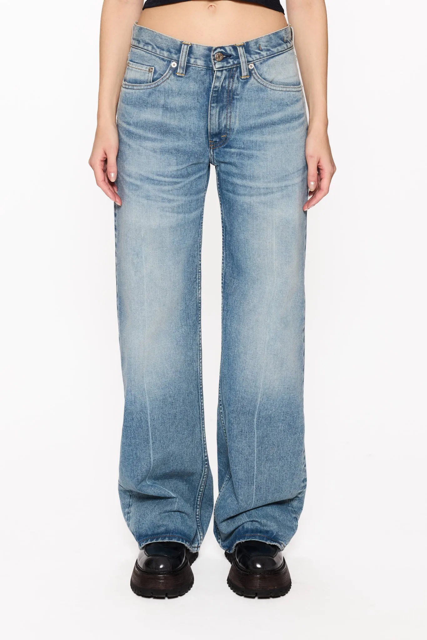 Low-Waist Wide-Leg Jeans