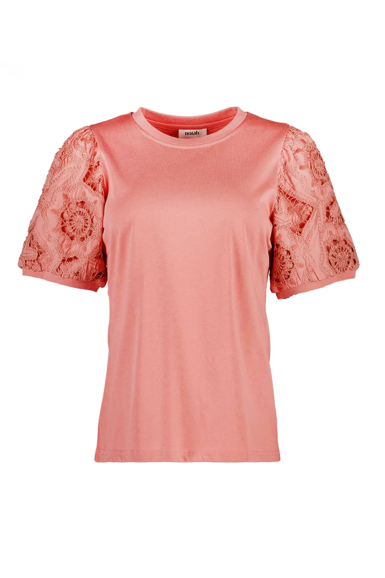 Roze shirt met borduursels