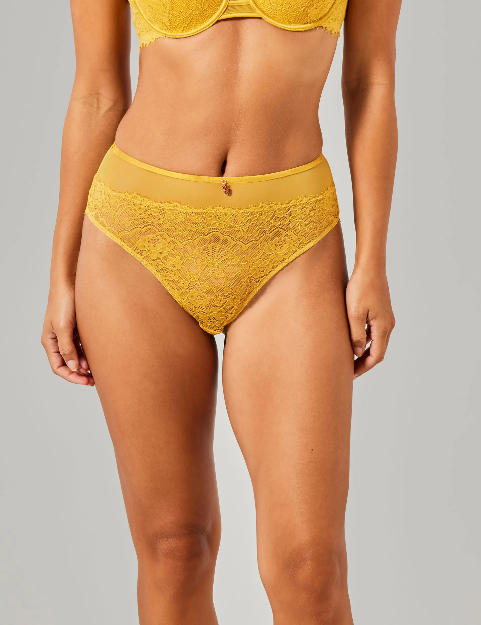 Silke hoge taille brazilian slip geel