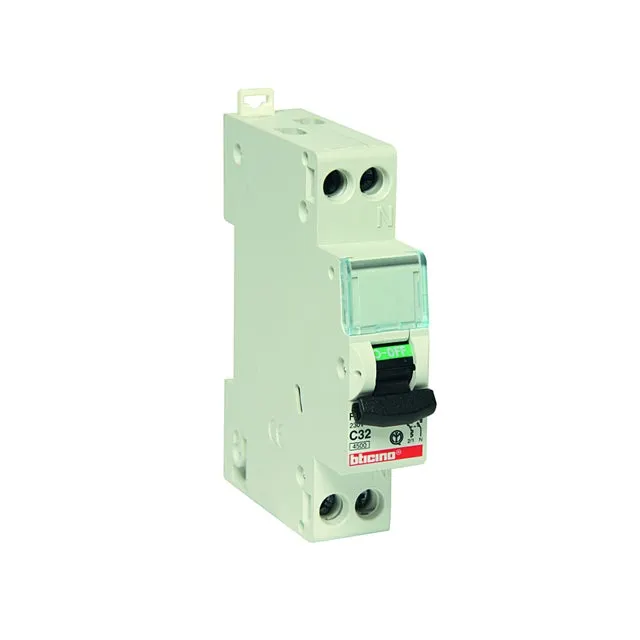 Interruttore magnetotermico BTICINO 1PP 32A 1M 230 V FC881C32
