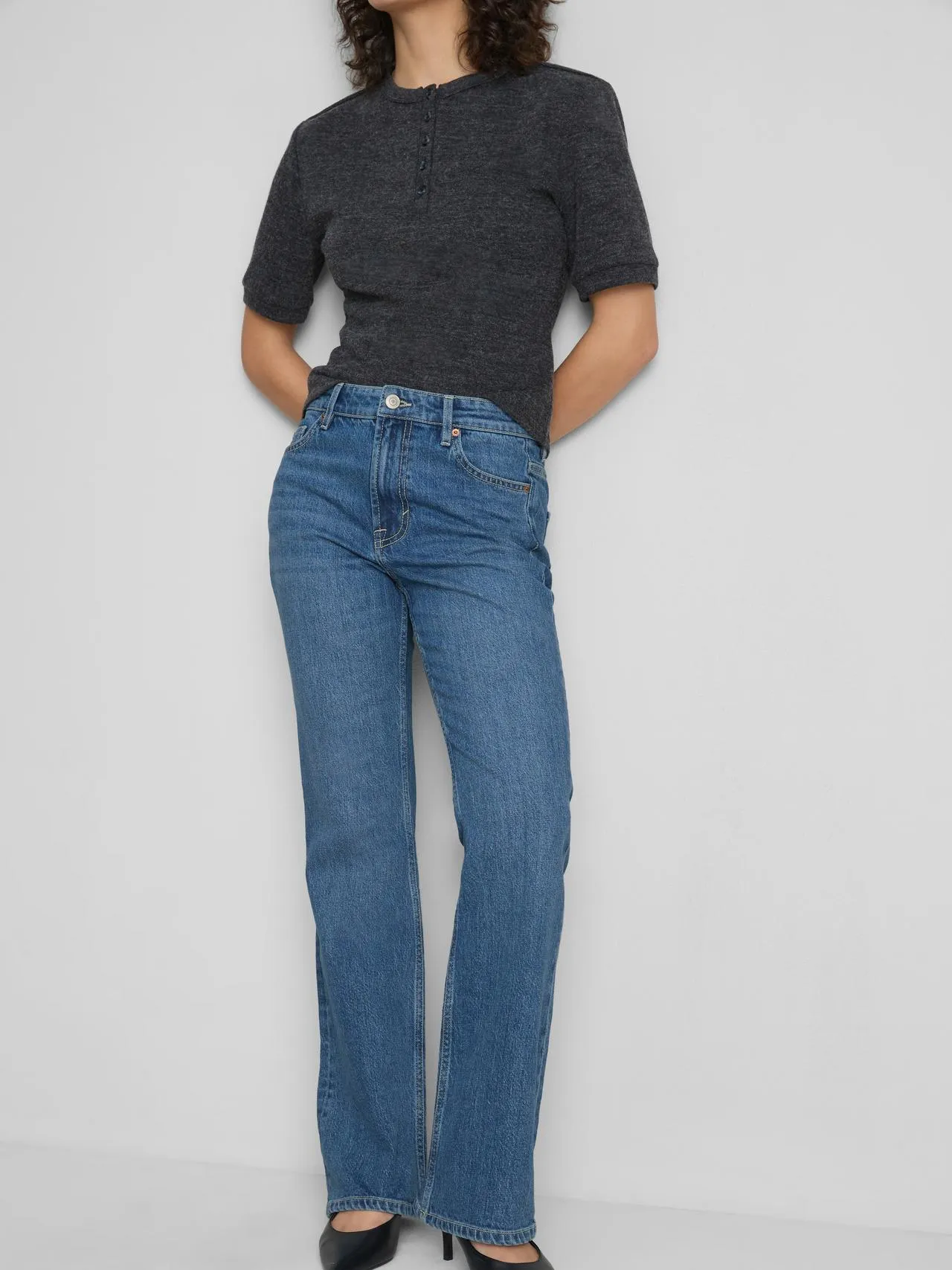 Jean bootcut en denim de coton à taille mi-haute