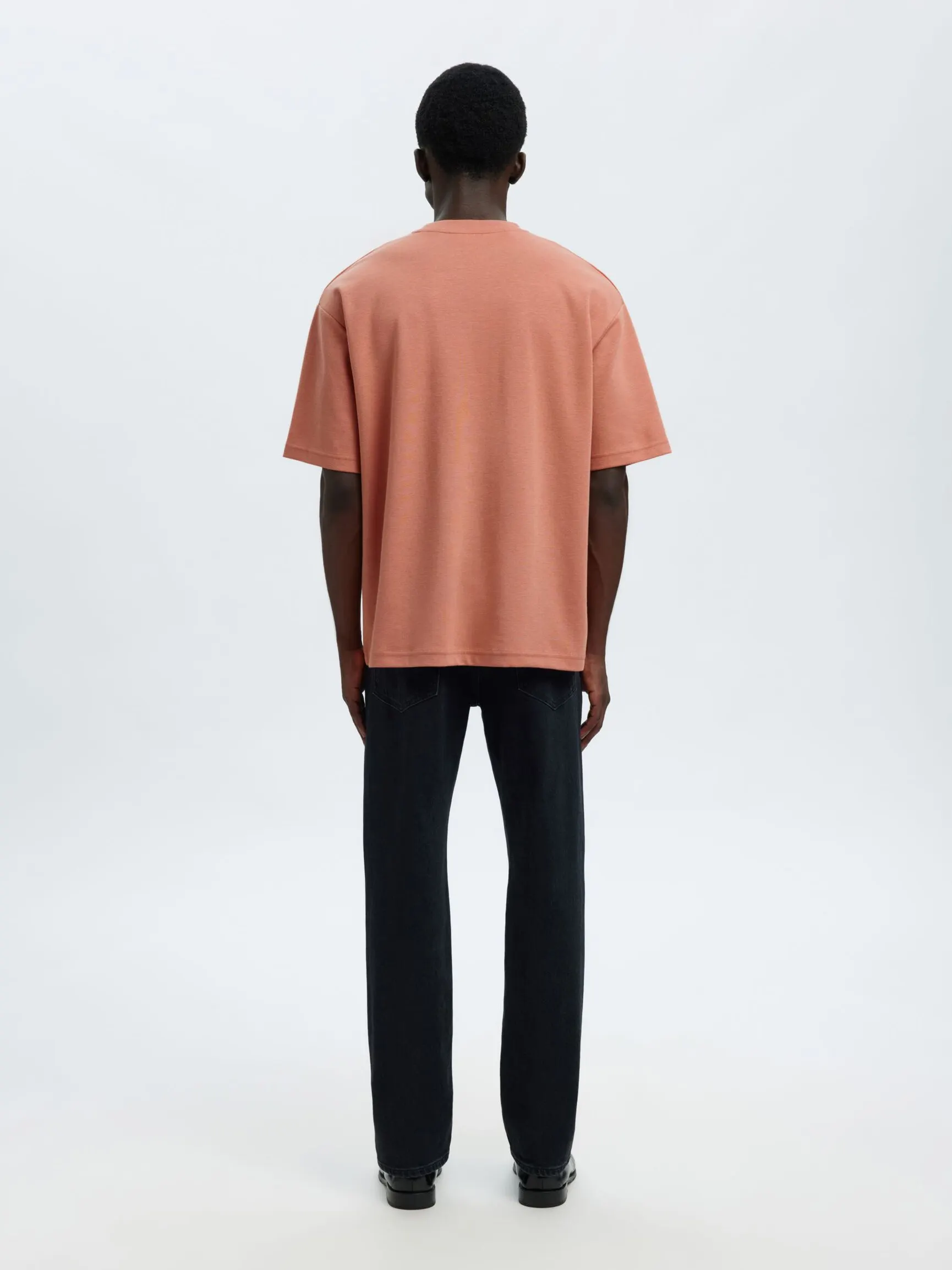LOOSE FIT T-SKJORTE