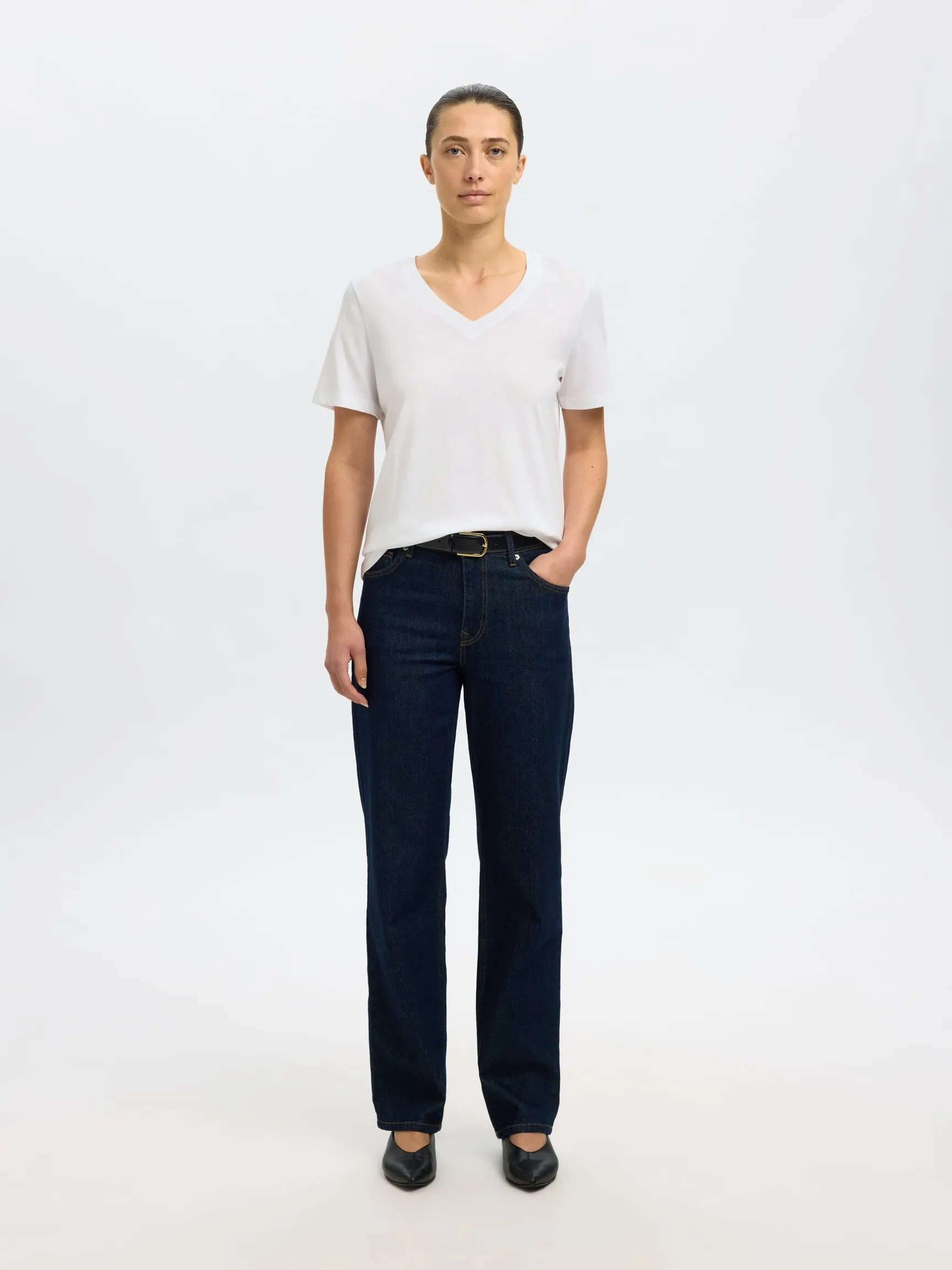 KLASSISK V-NECK T-SKJORTE