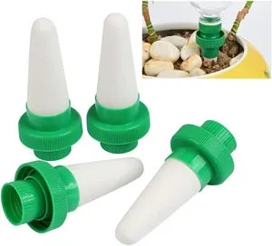 Confezione da 4 irrigatori per le vacanze, punte di irrigazione in ceramica per bottiglie di plastica, dispositivi di irrigazione automatici per piant