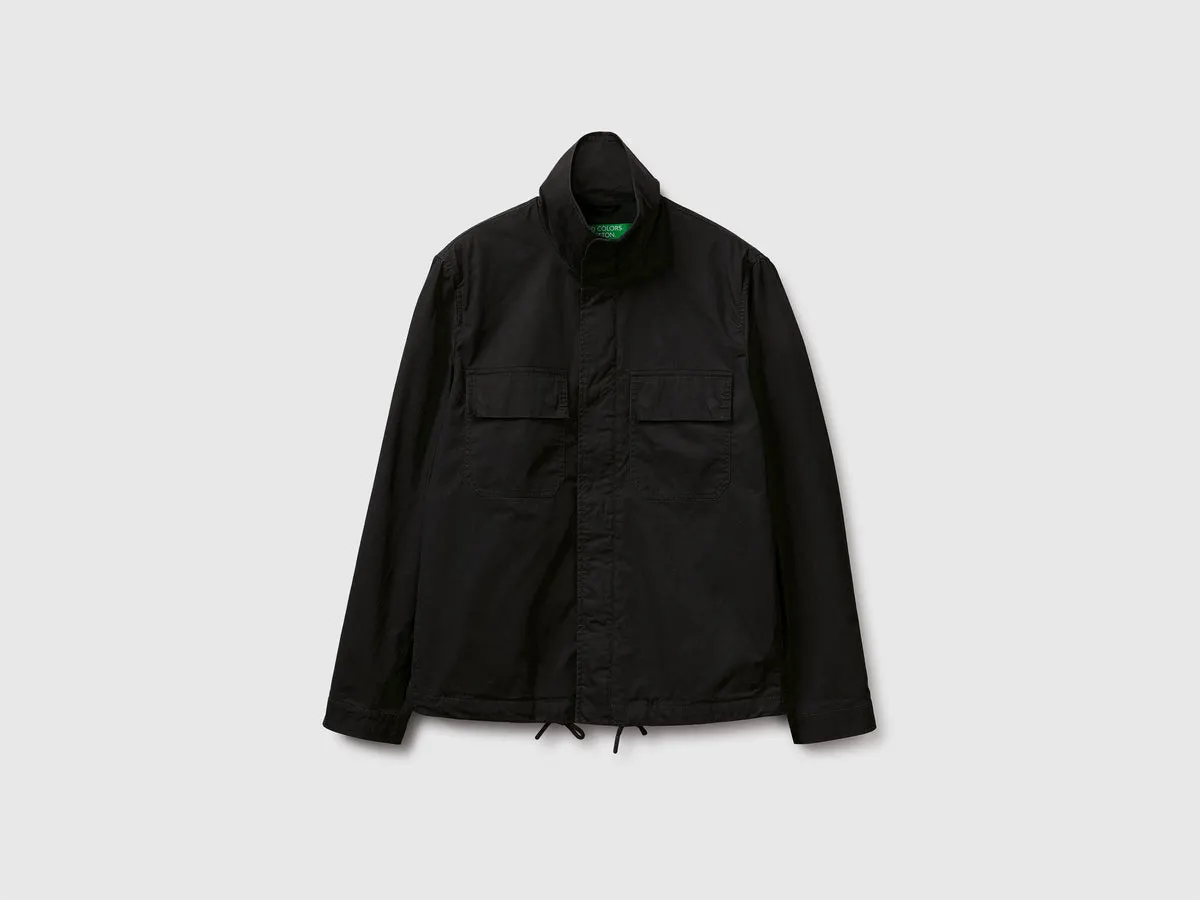 Short jacket with pockets