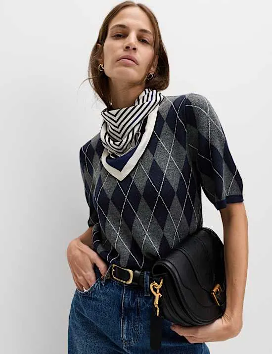 Schmales Rippstrickoberteil mit Rundhalsausschnitt und Argyle-Karomuster