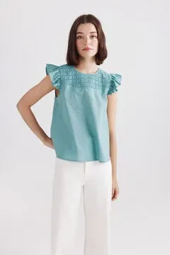 Blusa volantes crochet