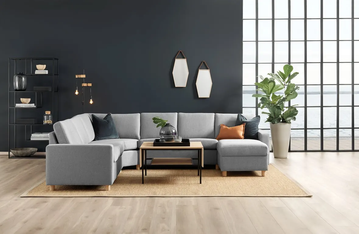 Sone lav hjørnesofa Modulsofa. 2 seter + stort hjørne + 2 seter + sjeselong med recliner i stoff Atlas, armlene J.