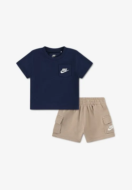 SET - T-shirts med print - hemp