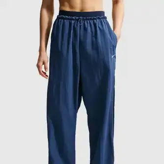 Nike Womens Sportswear High-Waisted Parachute Pant