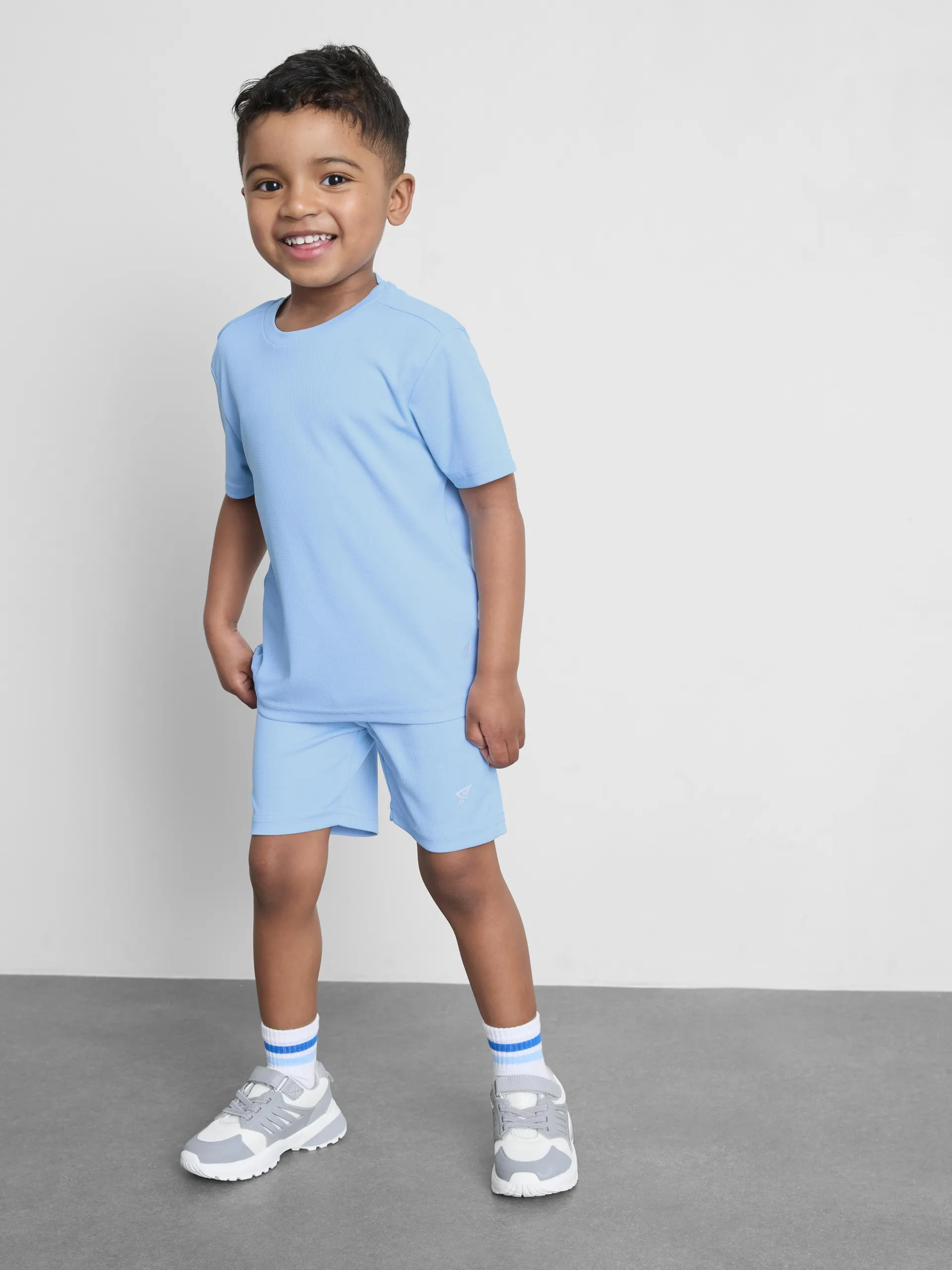 18 mois–7 ans | Ensemble de sport t-shirt et short