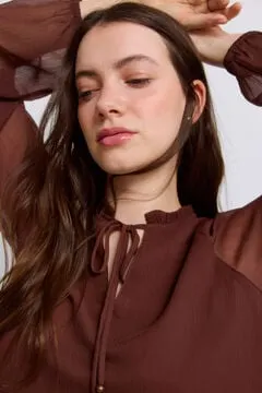 Blusa gasa cordón