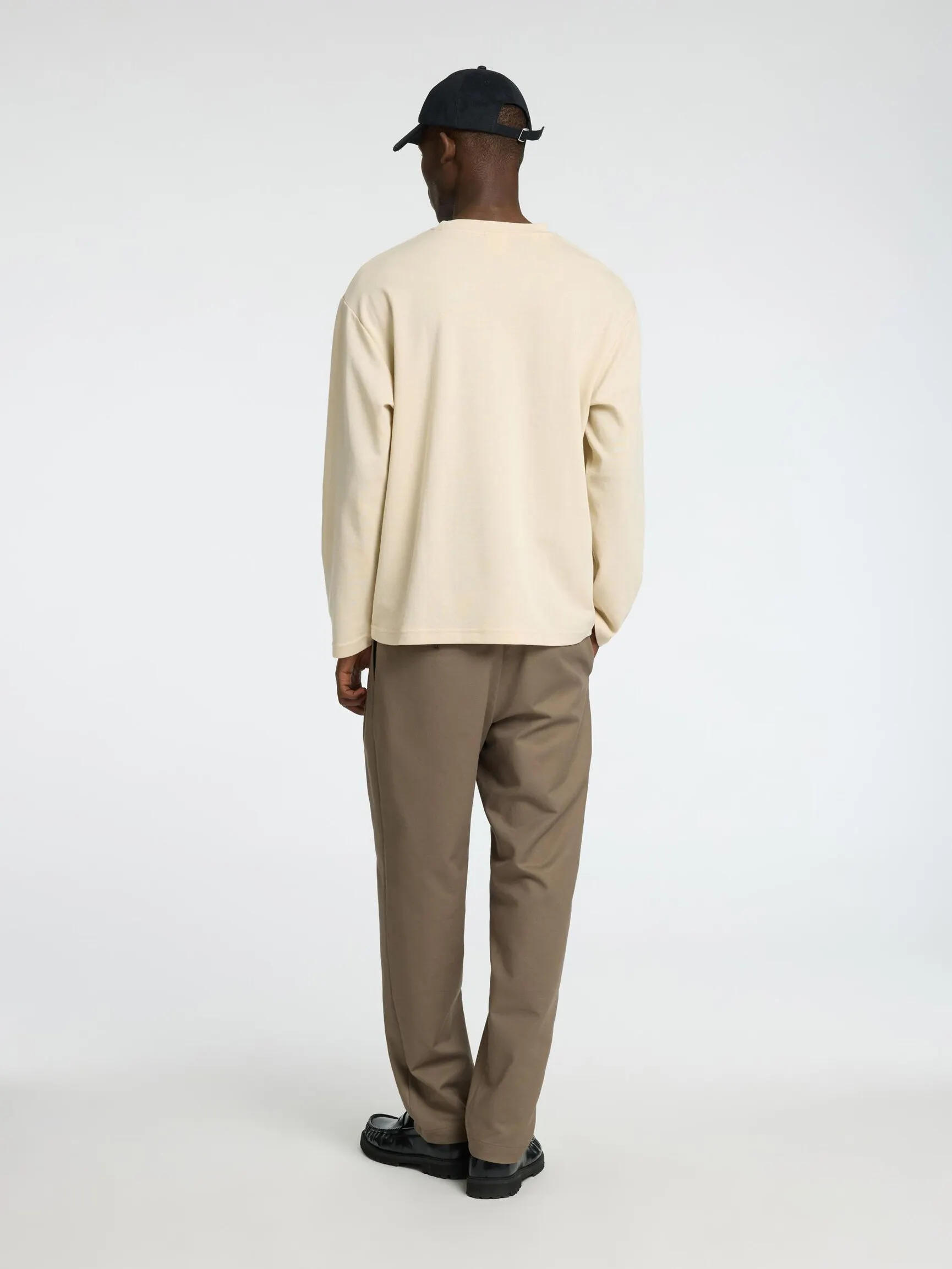 LOOSE FIT LANGERMET T-SKJORTE