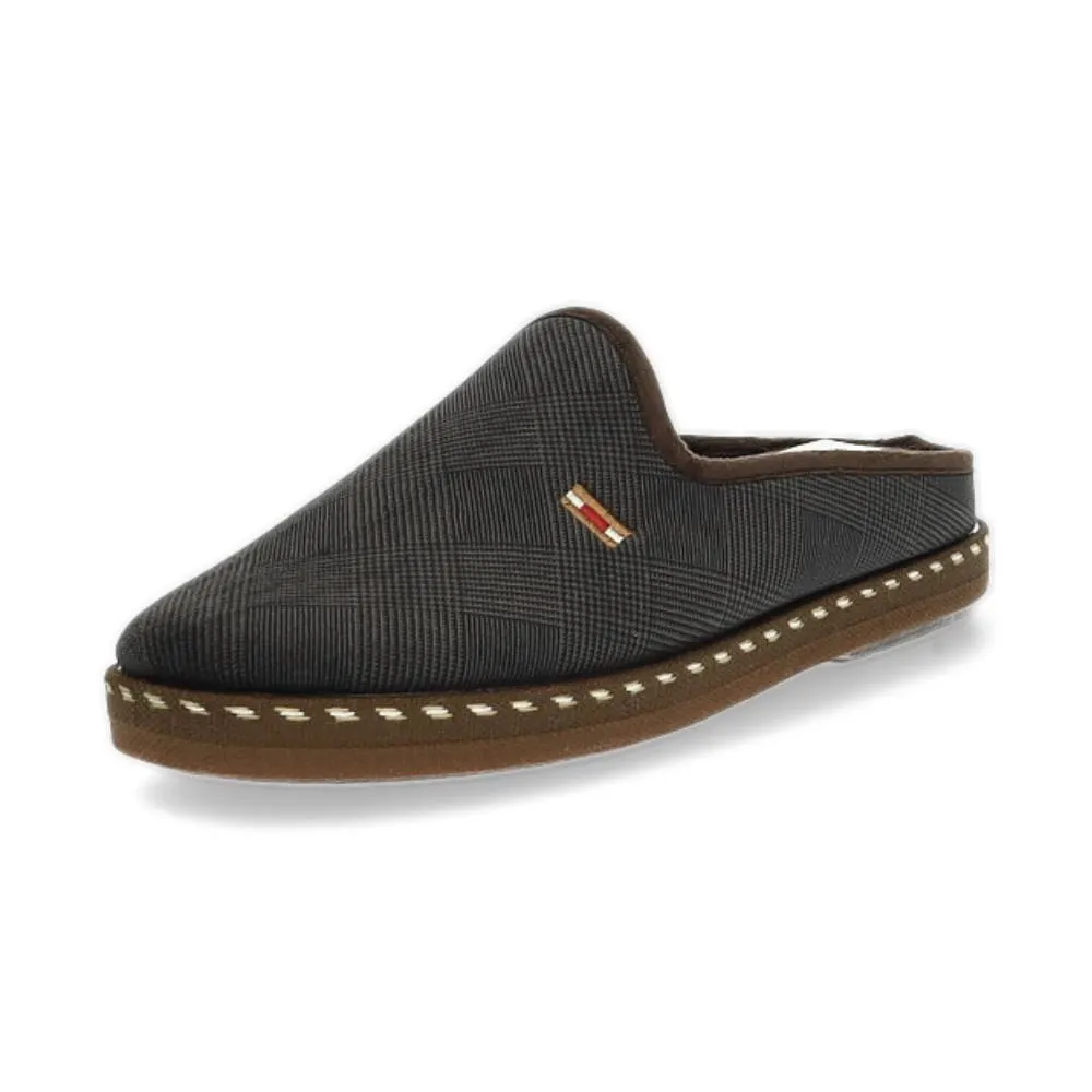 bruine pantoffel