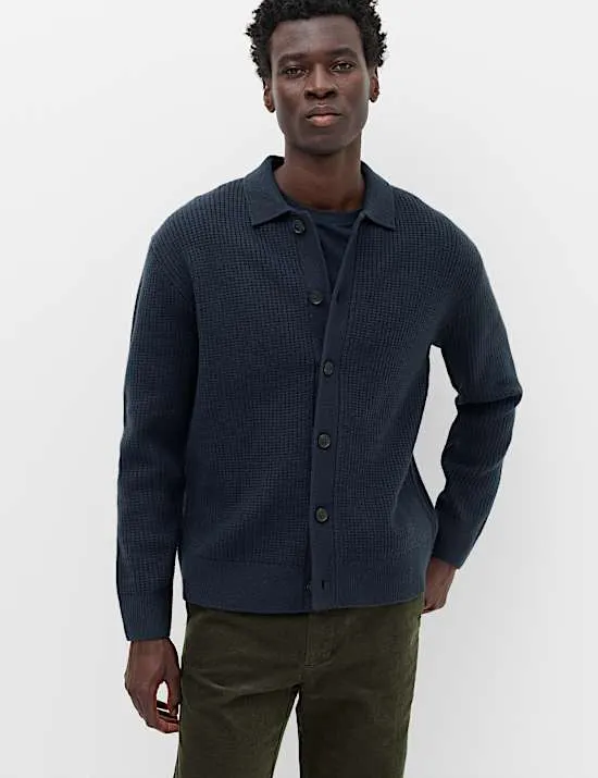 Strickjacke aus Luftgarngewebe mit durchgehender Knopfleiste