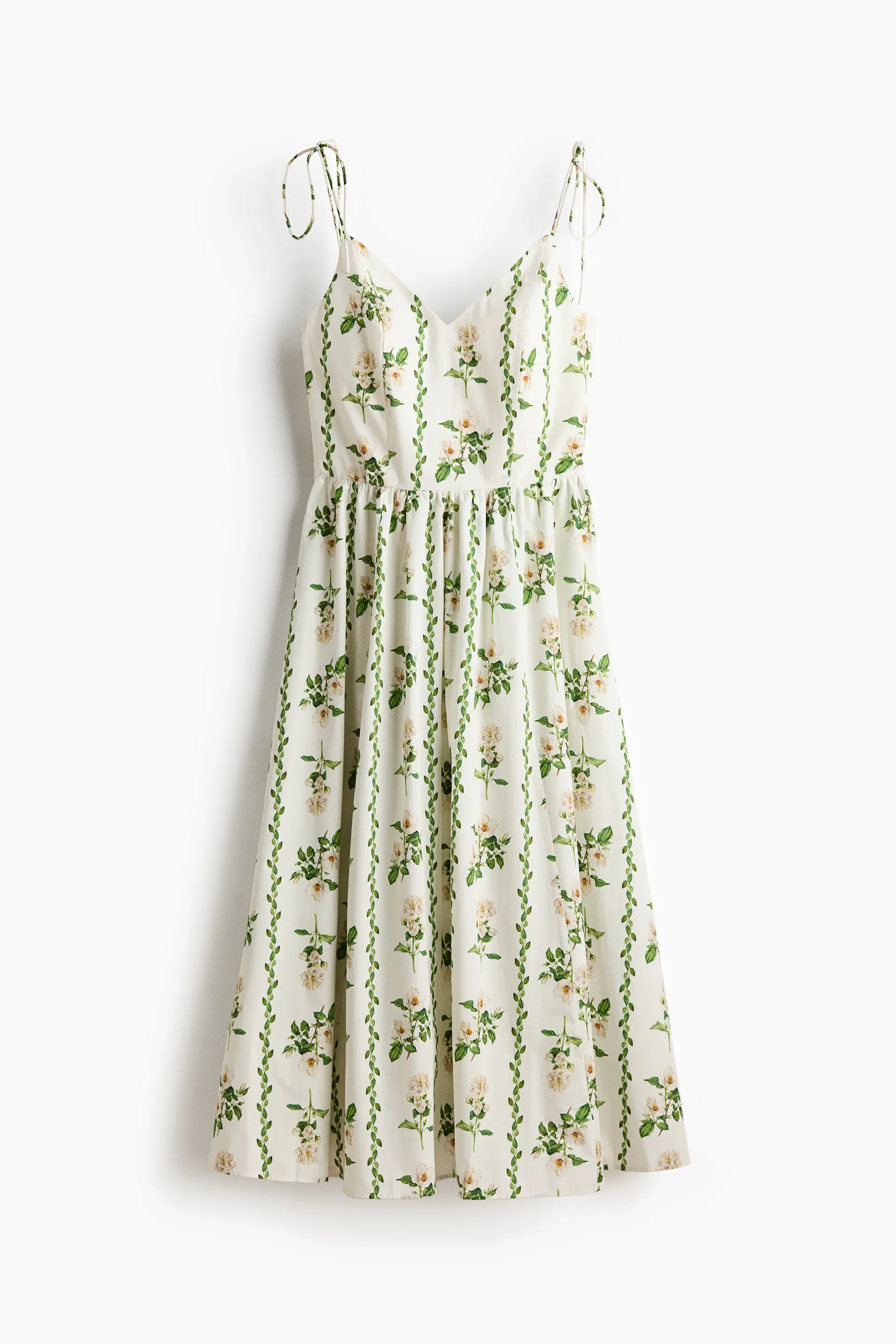 Vestido de tirantes con vuelo