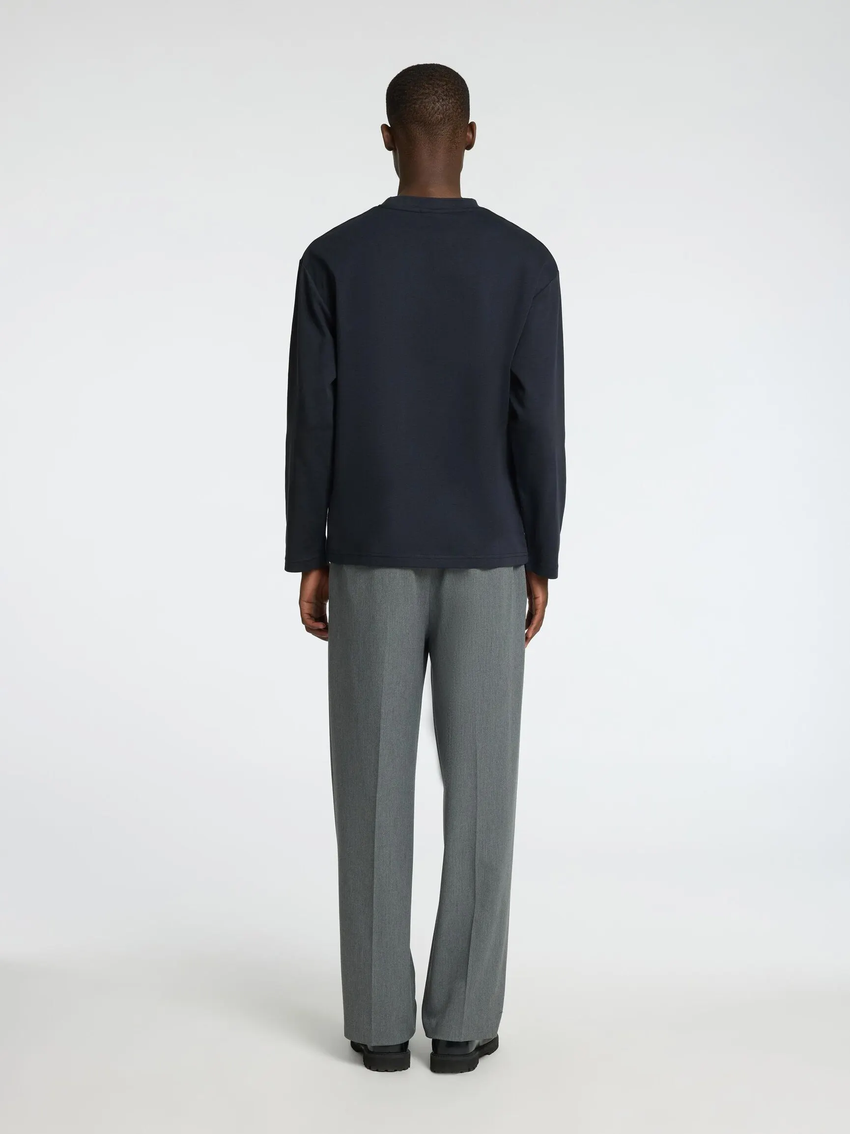 LOOSE FIT LANGERMET T-SKJORTE