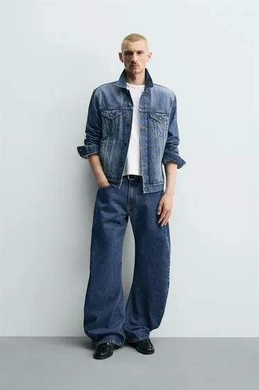 BARREL FIT JEANS WITH TWISTED SEAM