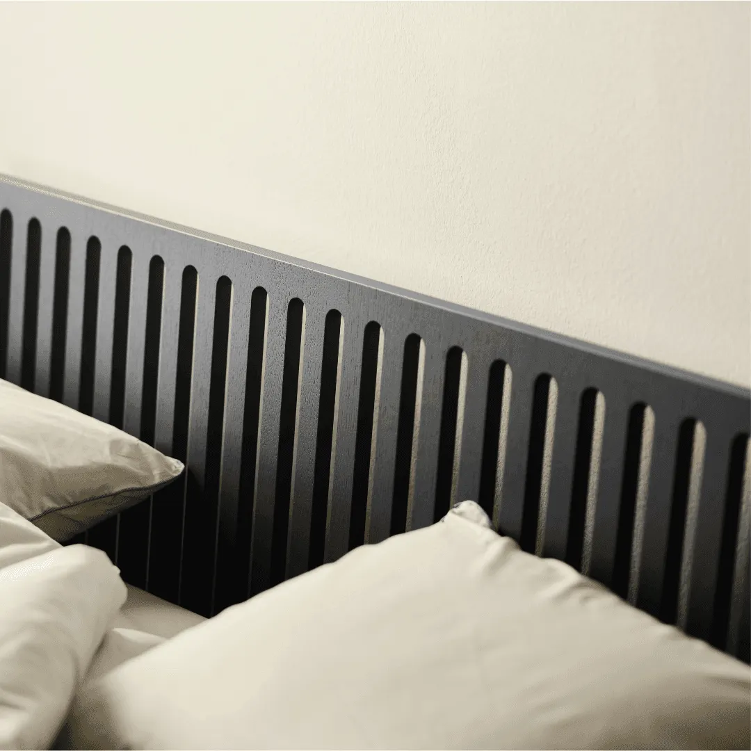 Noa Midnight black oak