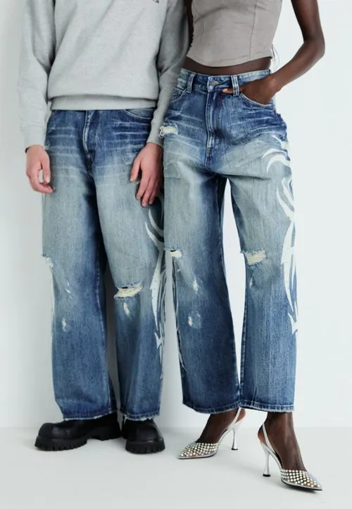 TATTOO COLOSSUS UNISEX - Løst sittende jeans - denim