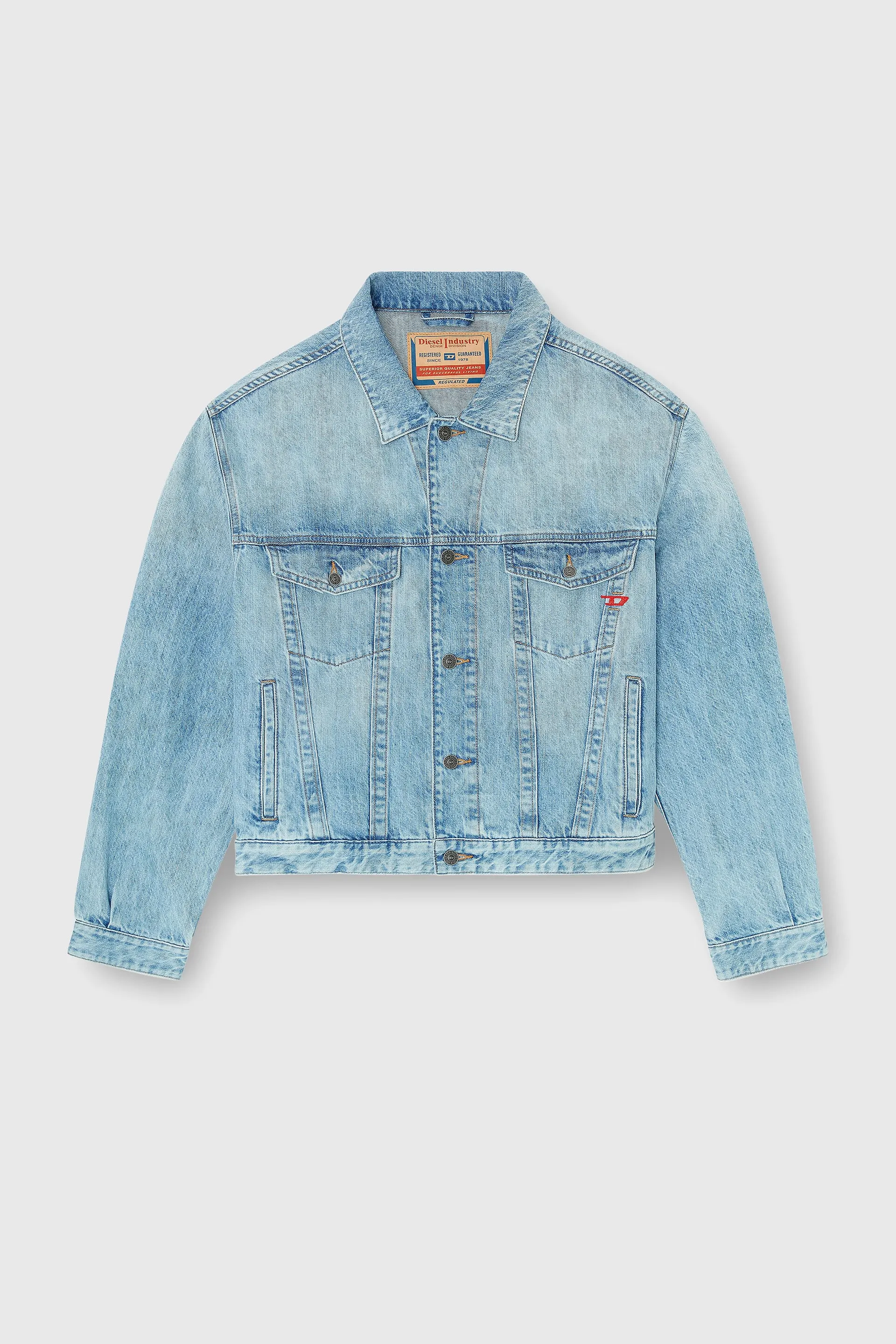 Trucker jacket in denim