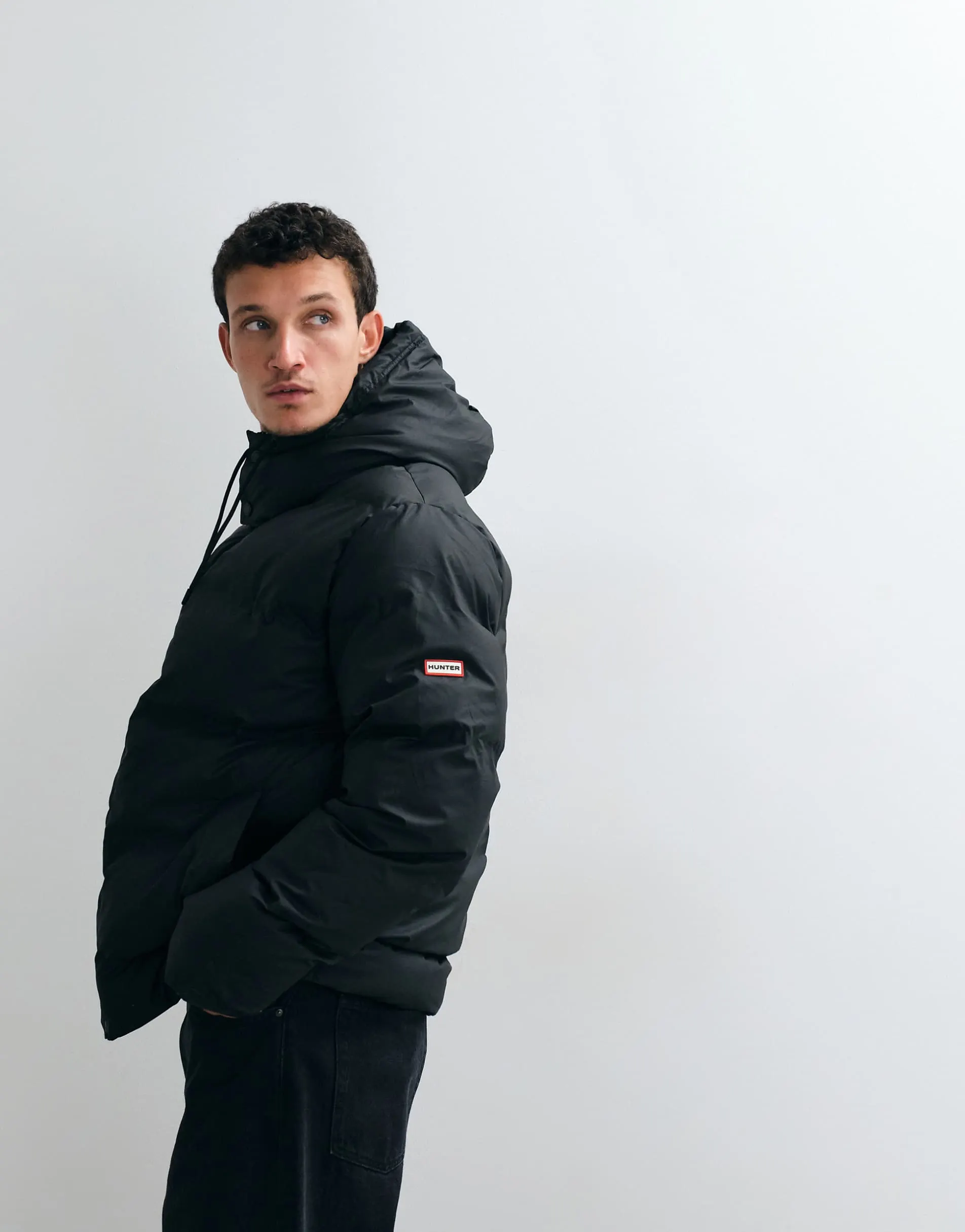 Hunter Puffer Jacket in black