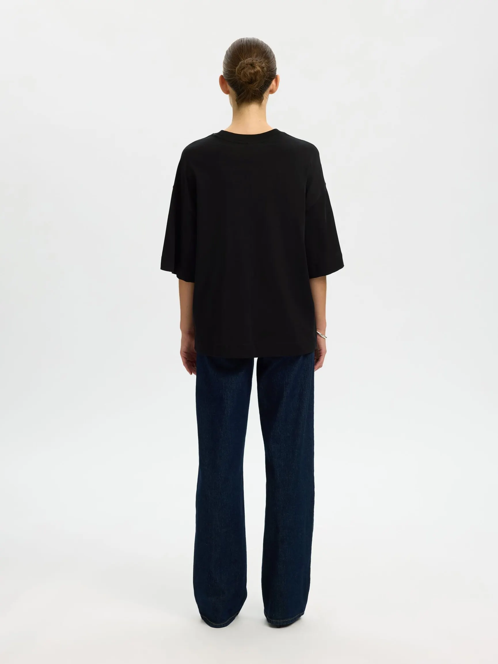 ESSENSIELT OVERSIZED T-SKJORTE