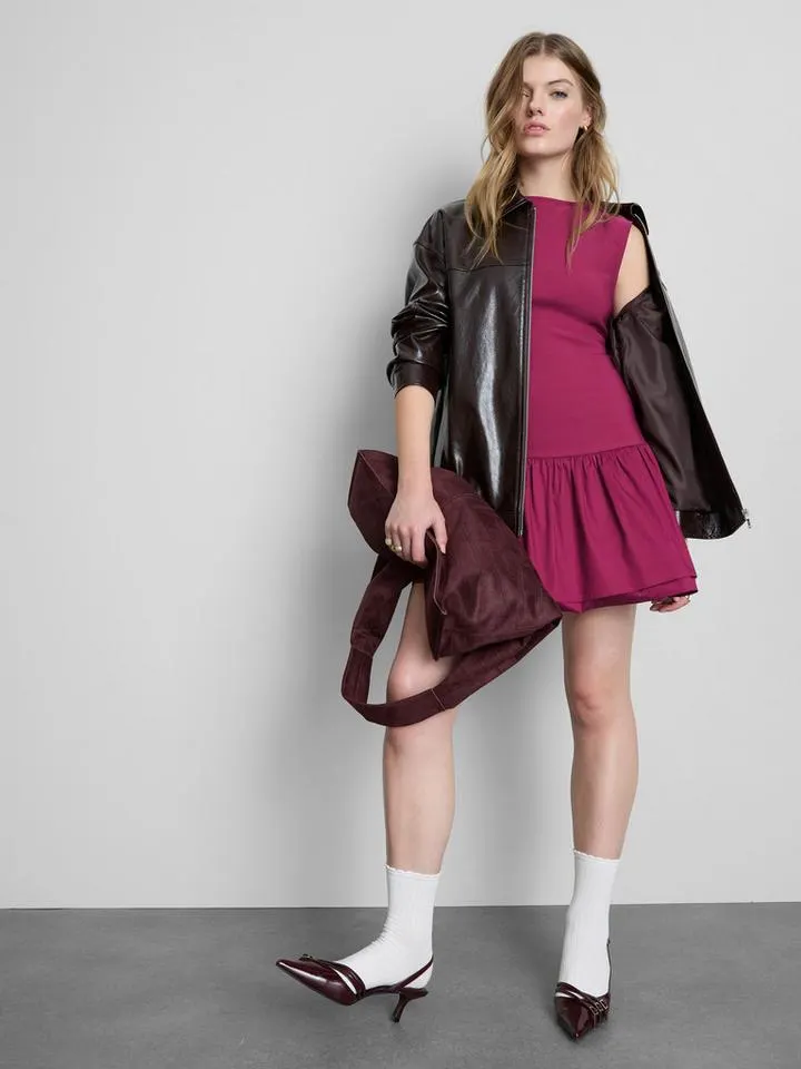 Mini robe à ourlet plongeant