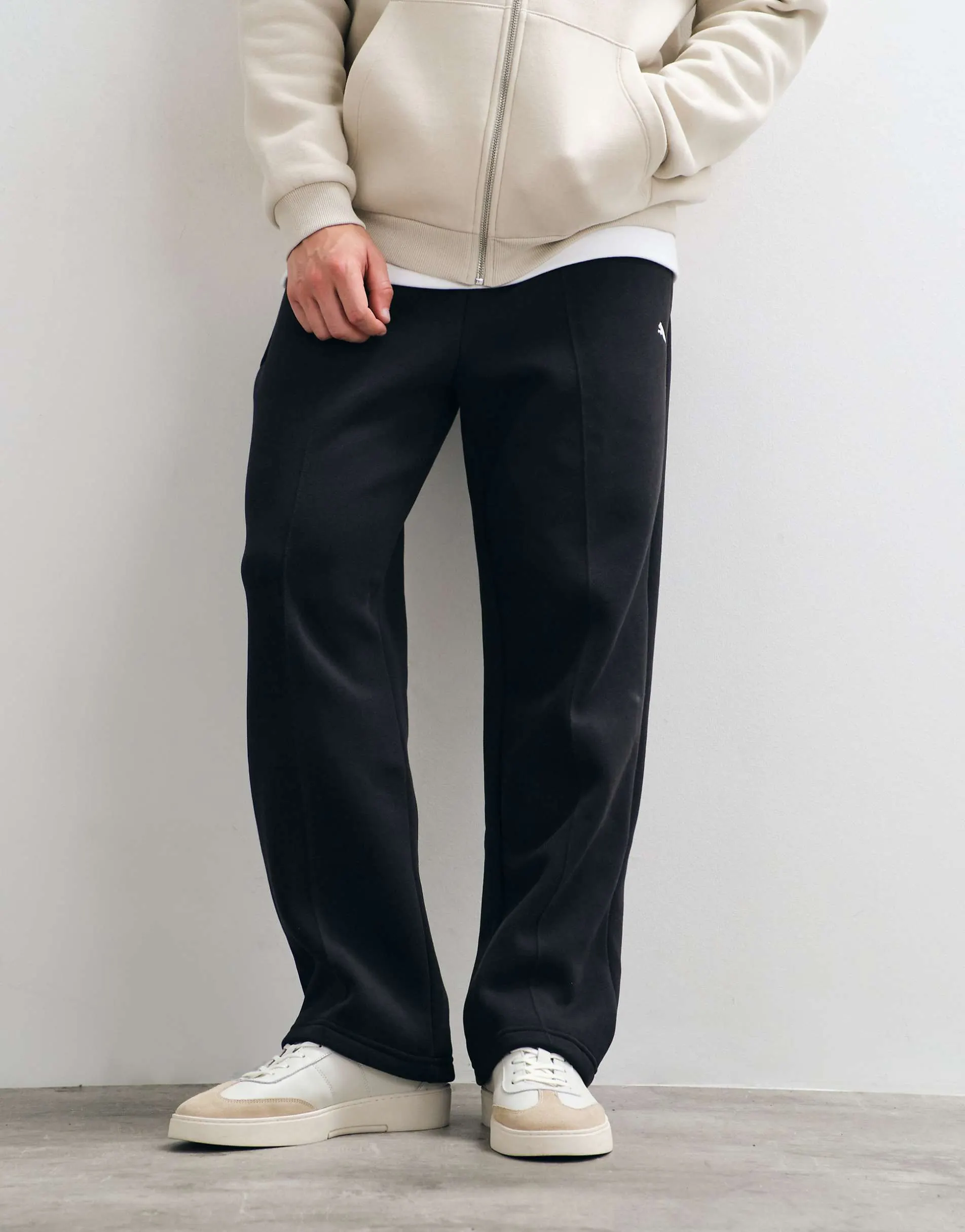 Puma Essentials heavy fleece relaxed sweatpants in black