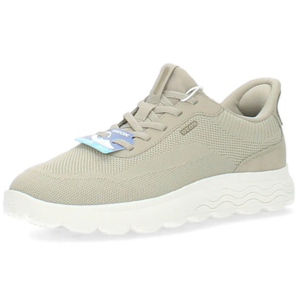 beige sneaker