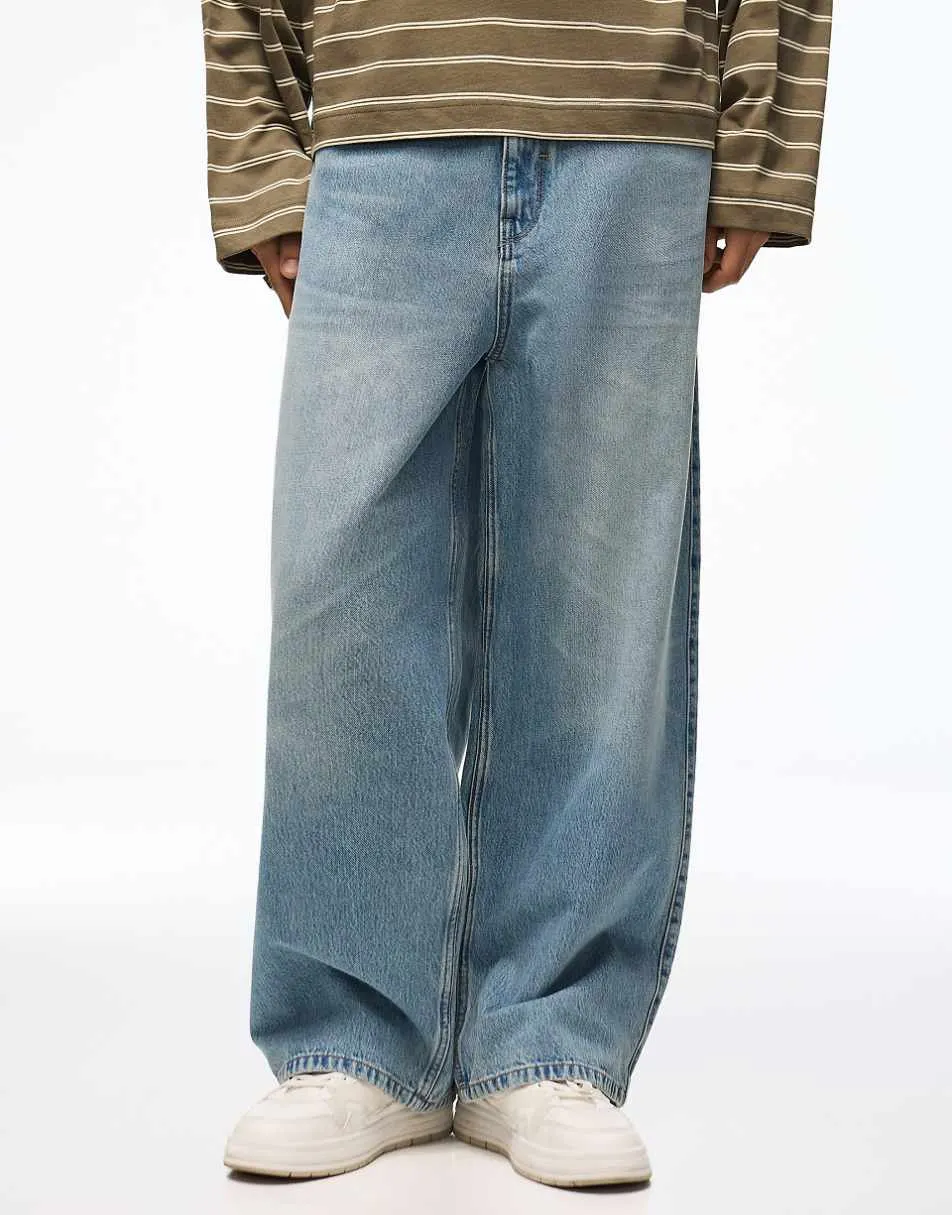 Bershka Super baggy jeans in mid blue
