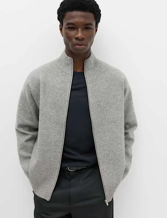 Bequeme Jacke mit Stehkragen und durchgehendem Reißverschluss