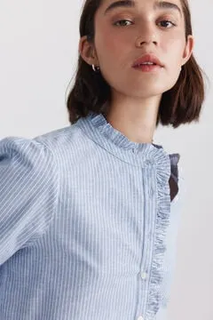 Camisa cuello mao volantes