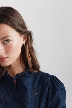 Blusa romántica bordada
