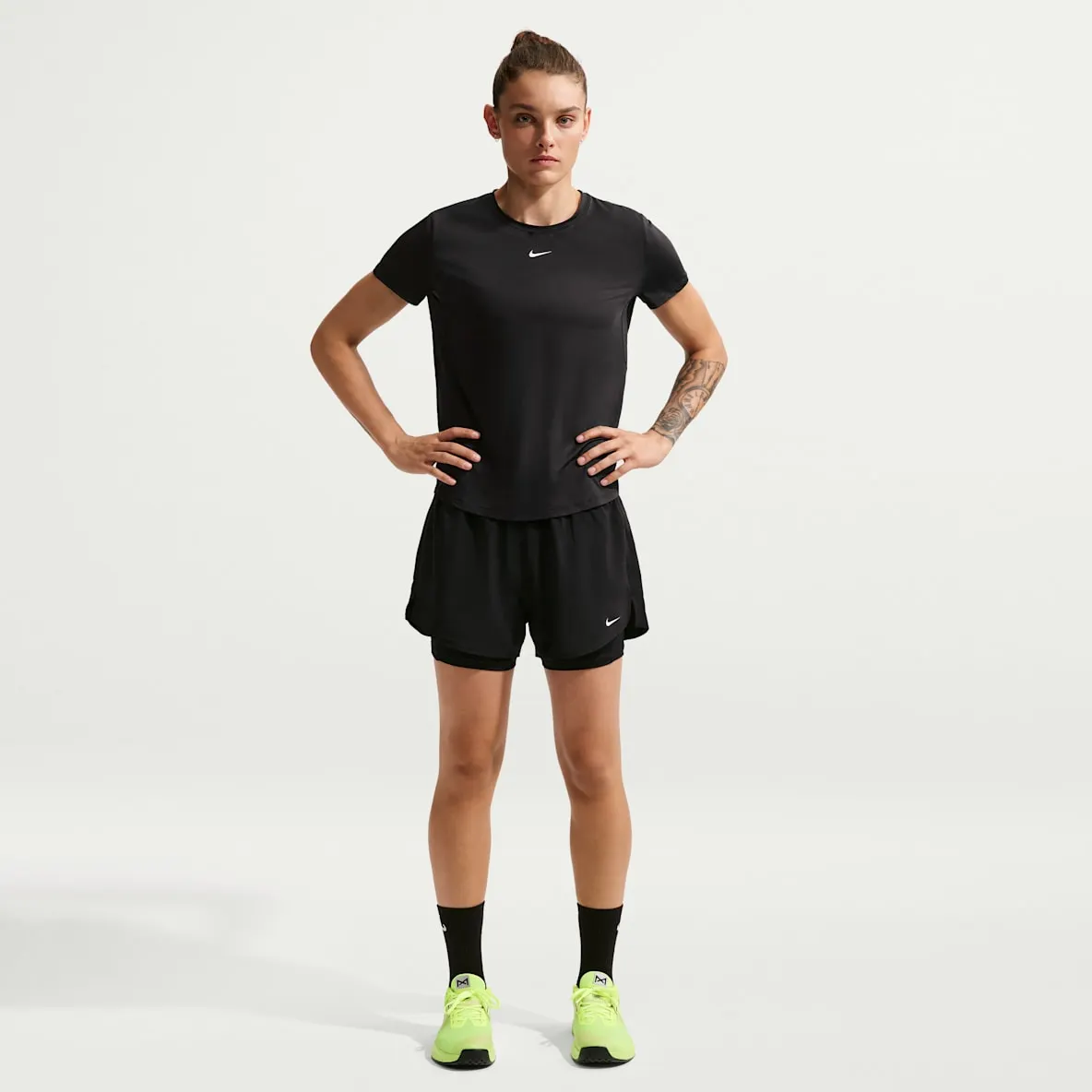 Dri-FIT 2-i-1 dameshorts med høyt liv (8 cm)