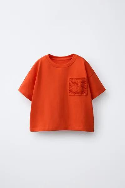 T-SHIRT WITH CROCHET KNIT POCKET