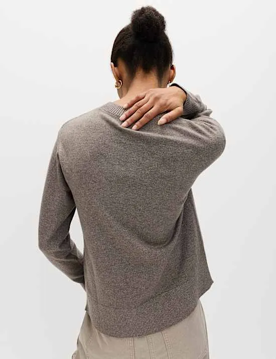 Rundhalspullover aus Air-Garn