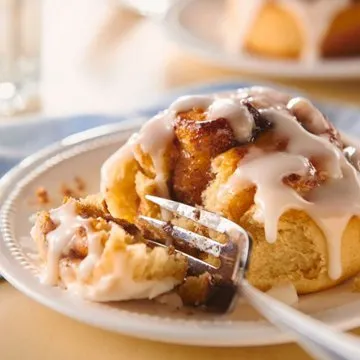 Pillsbury Grands! Cinnabon Extra Rich Butter Cream Cinnamon Rolls, 5 ct