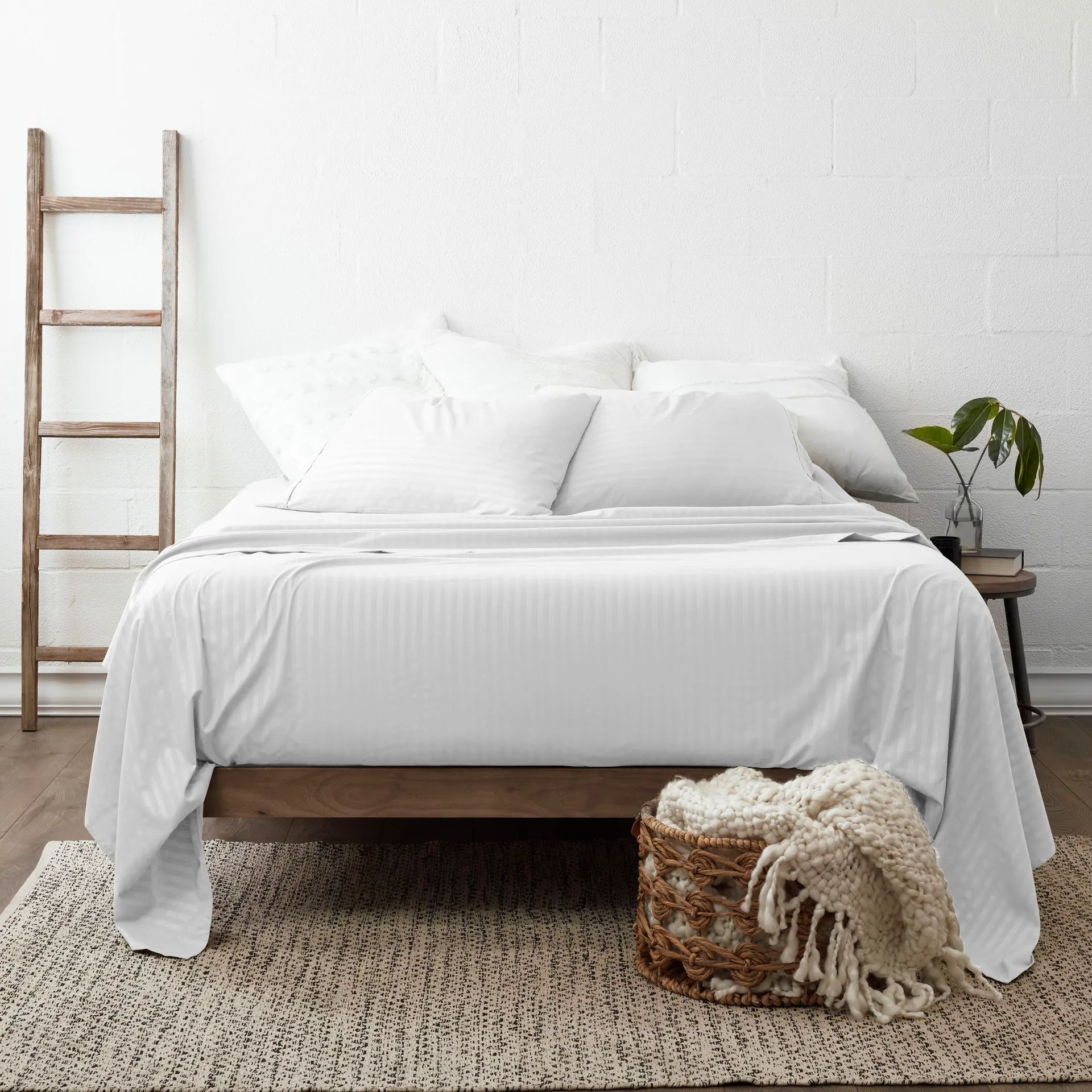 Queen 20000 -Thread Count Microfiber White 4 -Piece Bed Sheet Set
